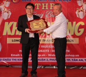 Ảnh Trao Chứng Nhận Đại Lý Chính Thức của CADI-SUN